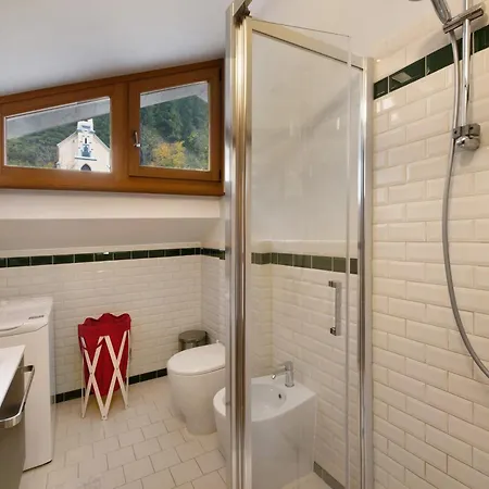 Finestra Sul Monte Rosa アパート